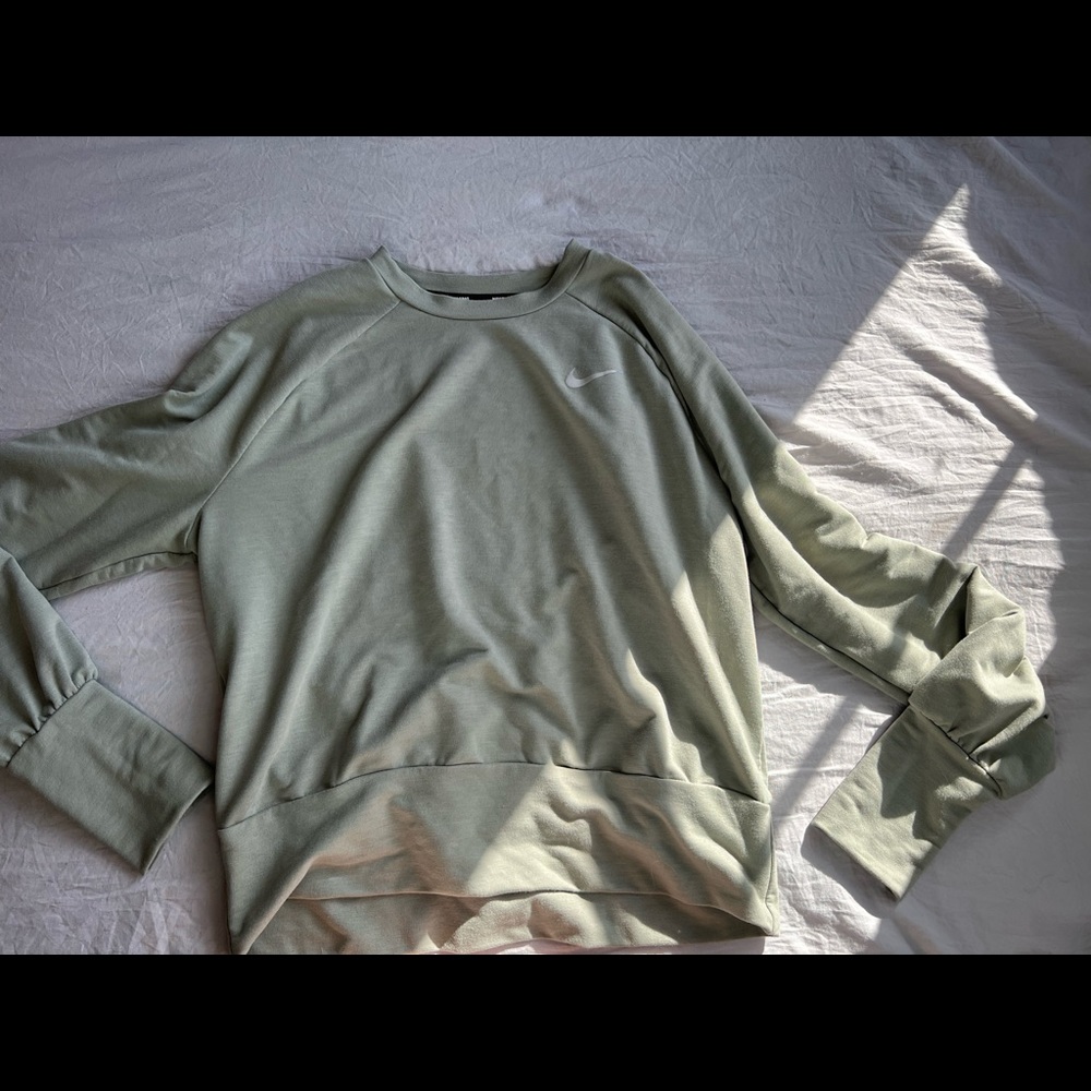 Nike medium womens long sleeve